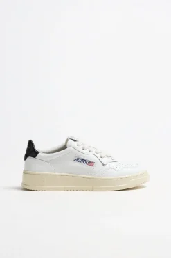 Femme Autry Baskets 01 Low En Blanc/Noir