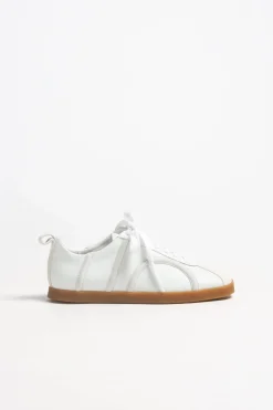 Femme Toteme Baskets En Blanc Casse