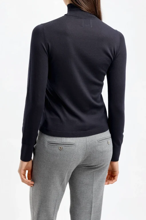 Femme Allude Pull A Col Roule Fitted In Navy